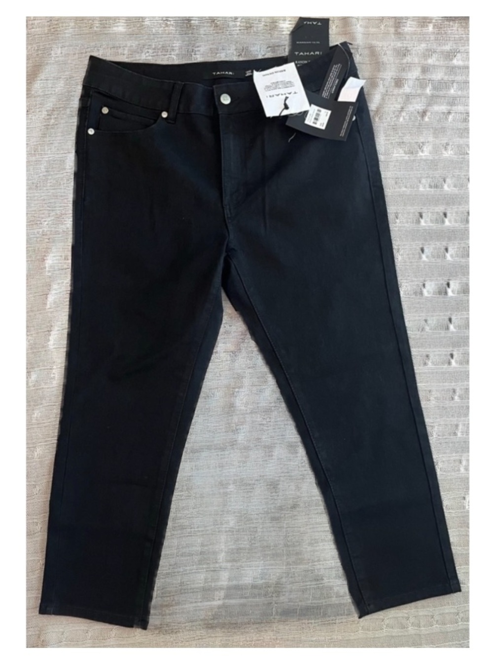 Tahari nwt size 4p Hannah mid rise capri seta silk denim